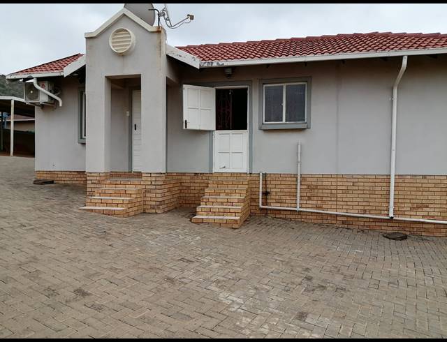 3 BEDROOM HOUSE FOR SALE IN TLHABANE WEST